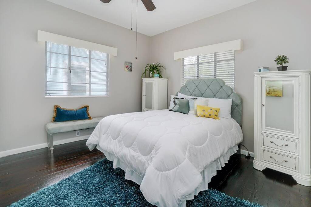 No Ho Yellow Door Bungalow Tampa Bagian luar foto